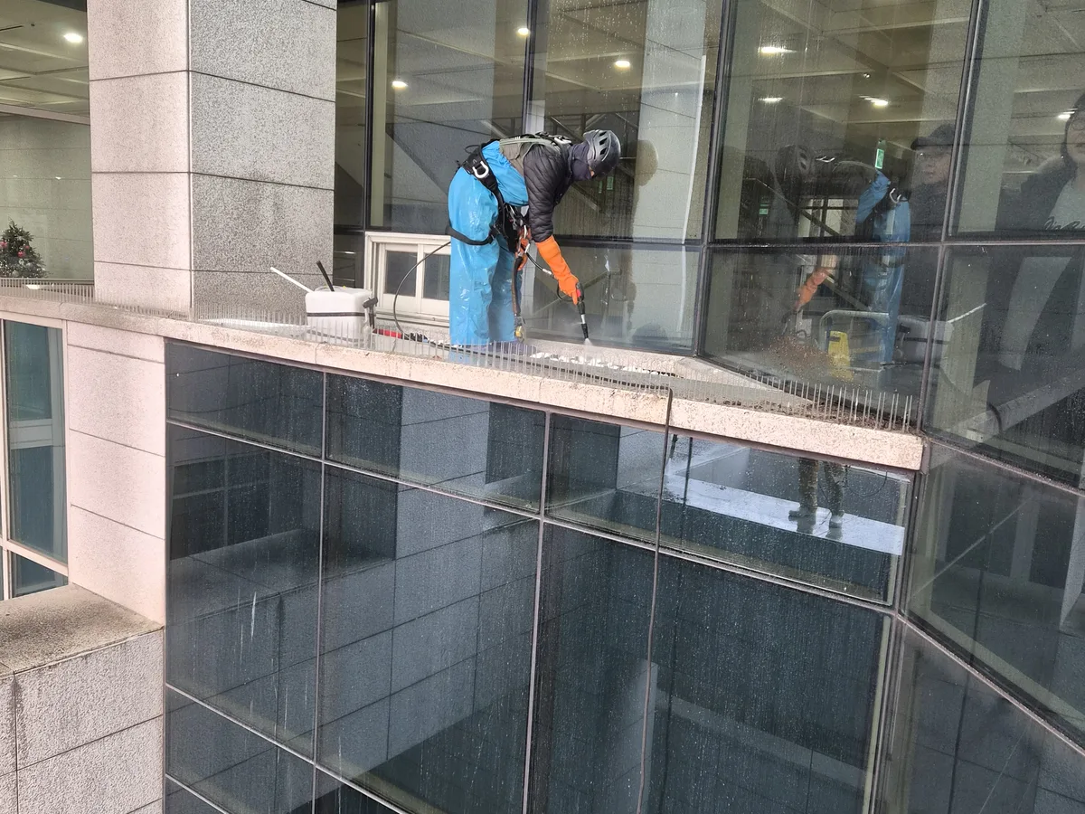 산청군 금서면 건물 복도·대기 동선 야간 위생청소 사례 - 행진크린
