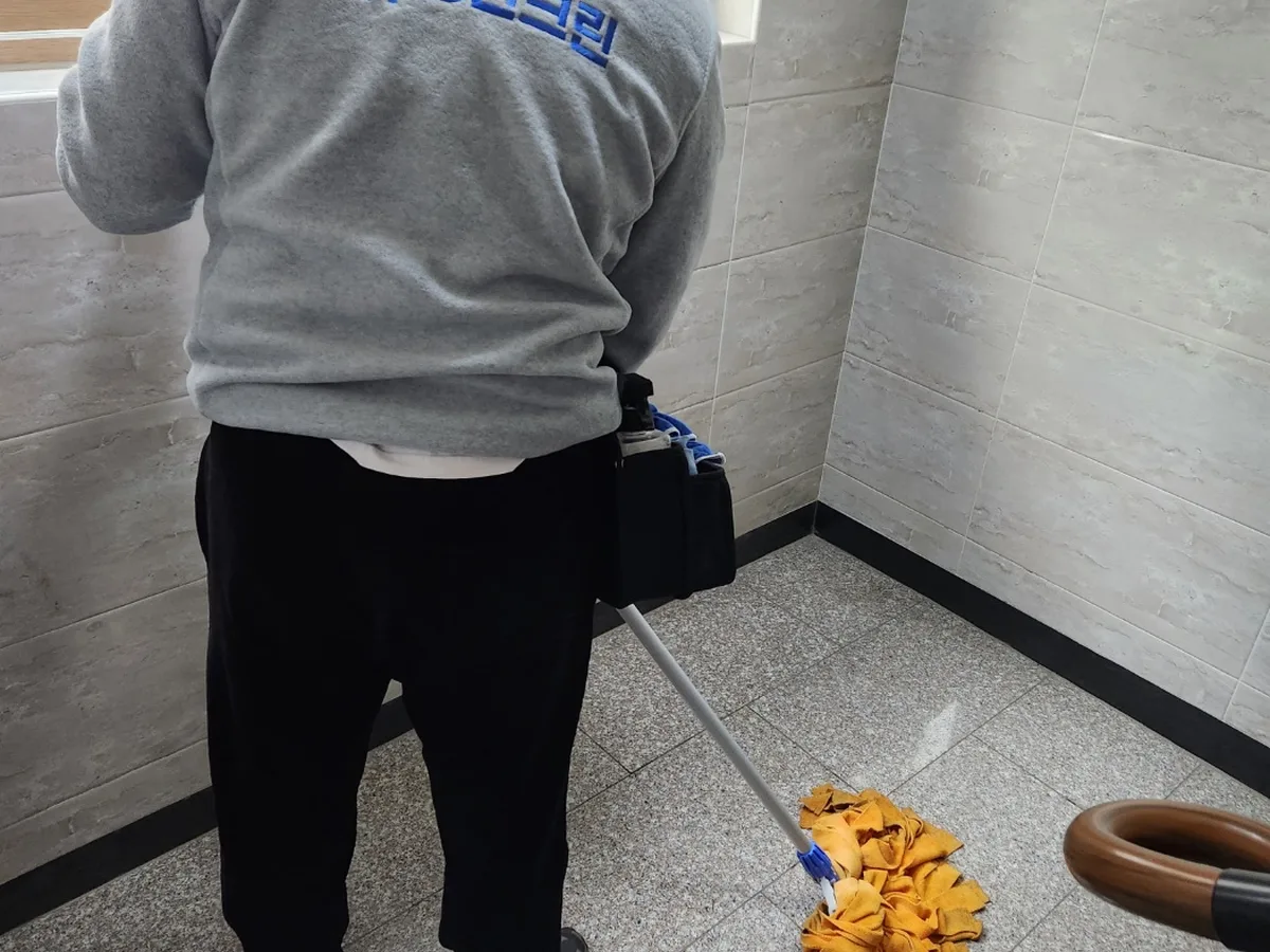 함양군 마천면 건물 복도·대기 동선 야간 위생청소 사례 - 행진크린